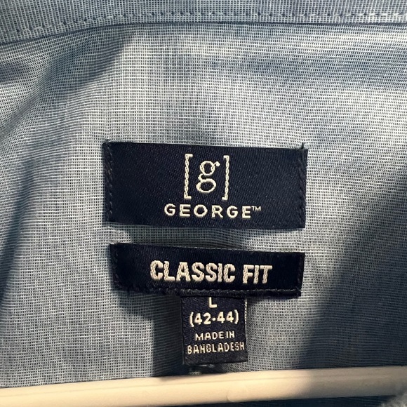 George’s Classic Fit Button Down Shirt Men’s Size Large Light Blue. - Picture 3 of 4